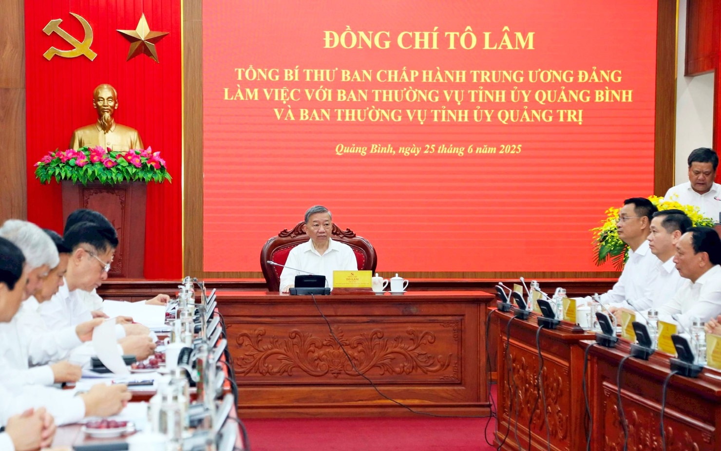 Tổng Bí thư Tô Lâm và Đoàn công tác Trung ương làm việc với Ban Thường vụ Tỉnh ủy Quảng Bình và Ban Thường vụ Tỉnh ủy Quảng Trị.  