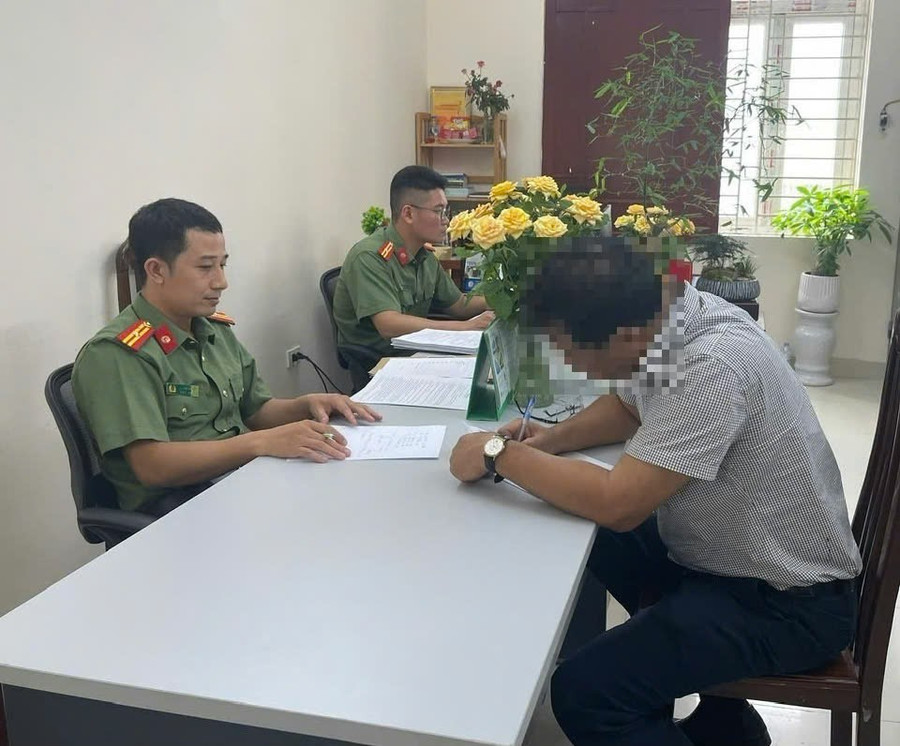 Người đàn ông đăng tải thông tin sai sự thật làm việc với công an.