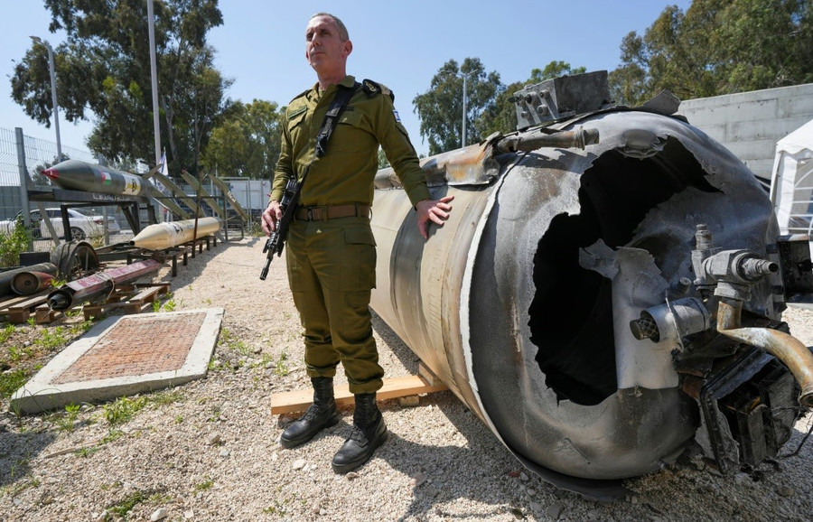 Israel thu được phần thân vỏ tên lửa đạn đạo của Iran.