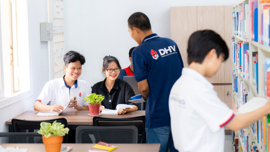 Sinh viên Trường Đại học Hùng Vương TPHCM.
