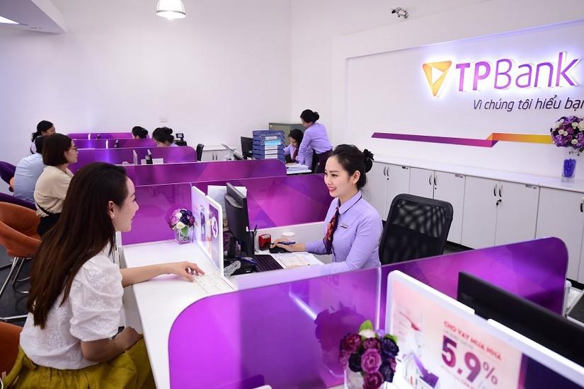 Theo đại diện TPBank, việc điều chỉnh nhân sự đồng bộ với chiến lược đổi mới toàn diện, tập trung tăng cường năng lực quản trị rủi ro, phát triển sâu phân khúc khách hàng doanh nghiệp, đặc biệt là nhóm khách hàng tổ chức lớn.