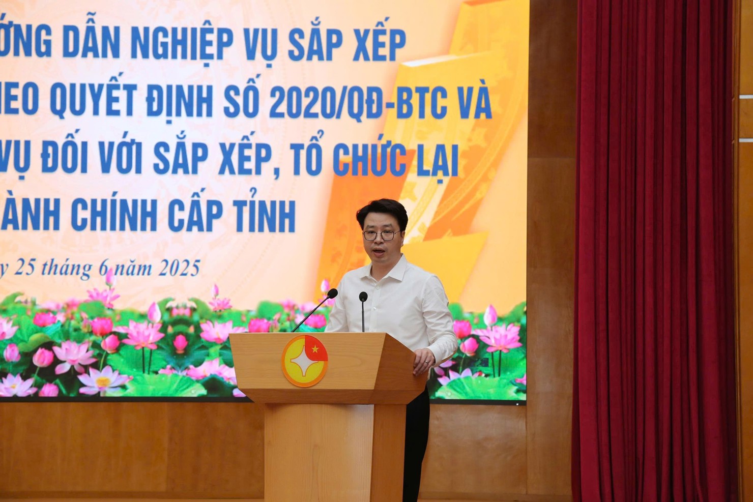 Giám đốc KBNN Trần Quân phát biểu tại Hội nghị tập huấn hướng dẫn nghiệp vụ sắp xếp các KBNN khu vực