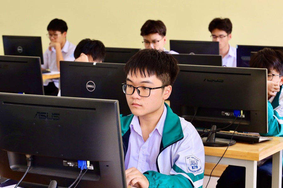 Học sinh tham gia khảo sát PISA chu kỳ 2025. Ảnh: Nguyễn Mạnh.