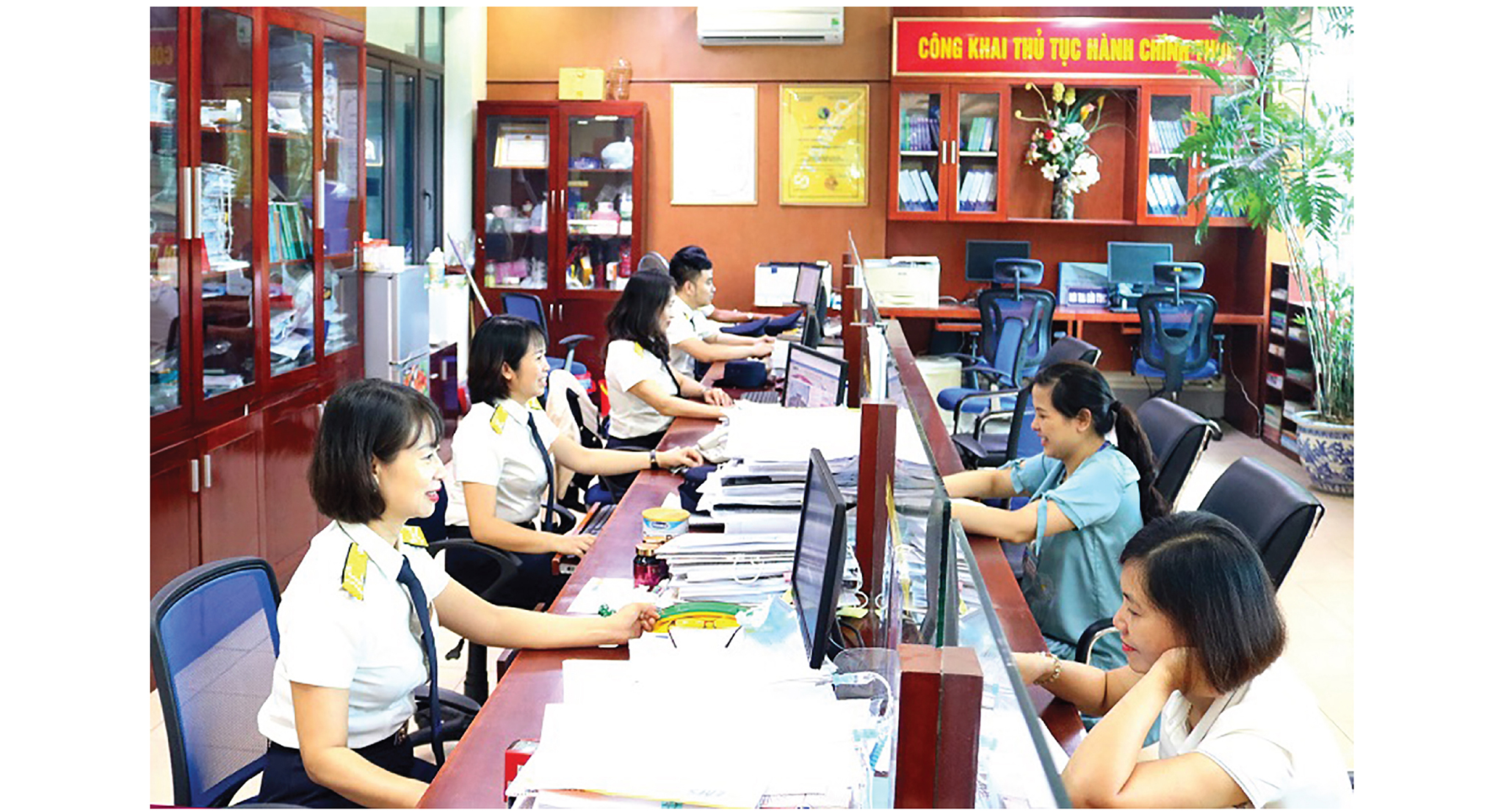 EMAGAZINE: Đổi mới tư duy hướng tới cải cách thuế bền vững - Ảnh 17