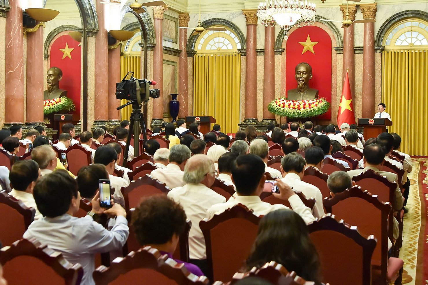 Toàn cảnh buổi gặp mặt.