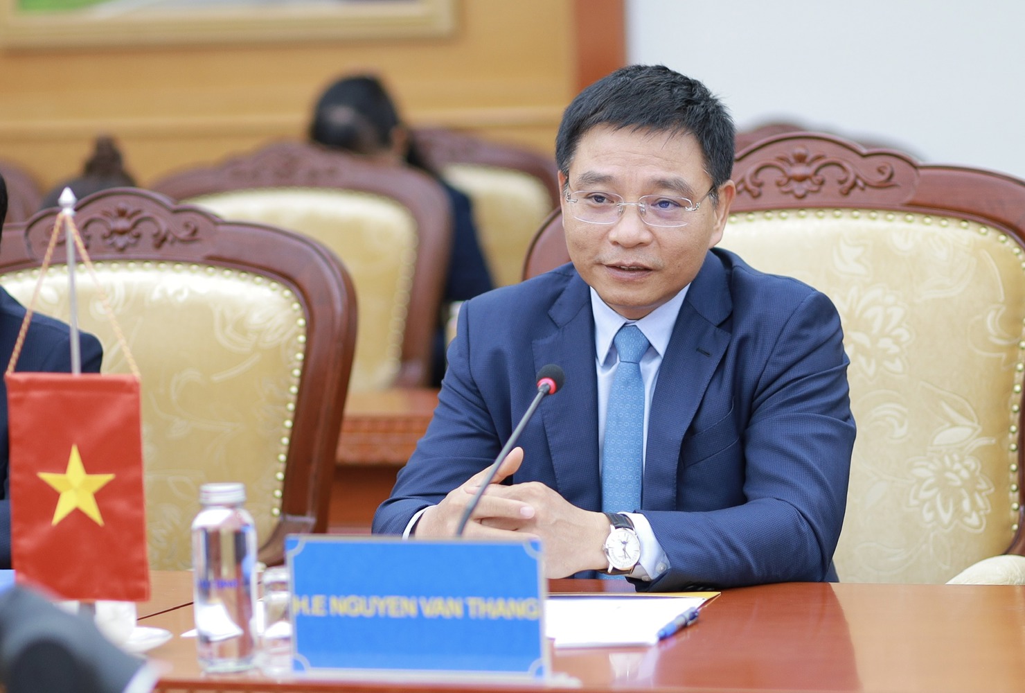 Bộ trưởng Bộ Tài chính Nguyễn Văn Thắng khẳng định, Việt Nam sẽ luôn nỗ lực đơn giản hóa thủ tục cải thiện môi trường pháp lý đối với nhà đầu tư nước ngoài.