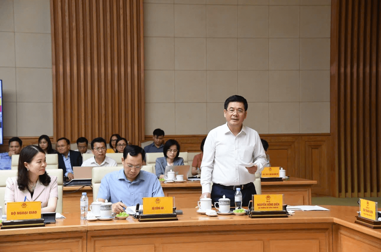 Bộ trưởng Bộ Công Thương Nguyễn Hồng Diên phát biểu.