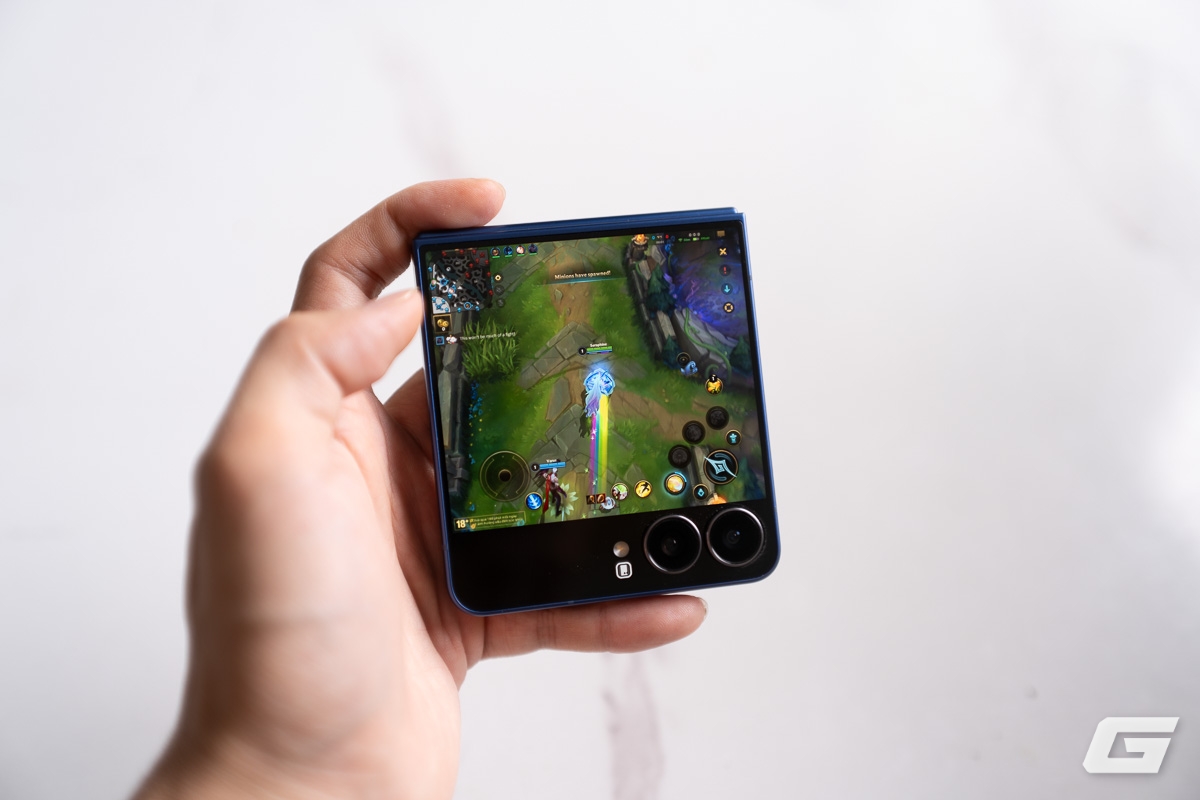 Chơi Liên Quân, Tốc Chiến bằng Galaxy Z Flip7: Liệu có trụ nổi 5 tiếng?- Ảnh 17. Chơi Liên Quân, Tốc Chiến bằng Galaxy Z Flip7: Liệu có trụ nổi 5 tiếng?- Ảnh 17.