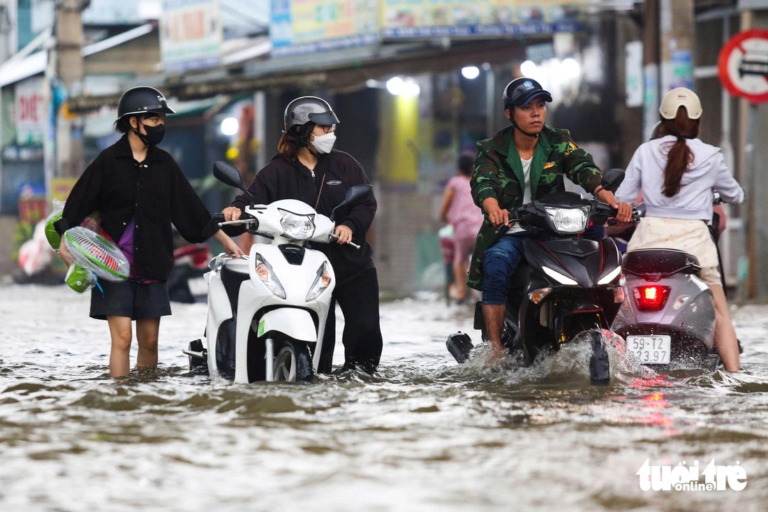 Thiệt hại hàng tỉ USD vì hạ tầng quá tải, những giải pháp TP.HCM cần làm ngay - Ảnh 2.