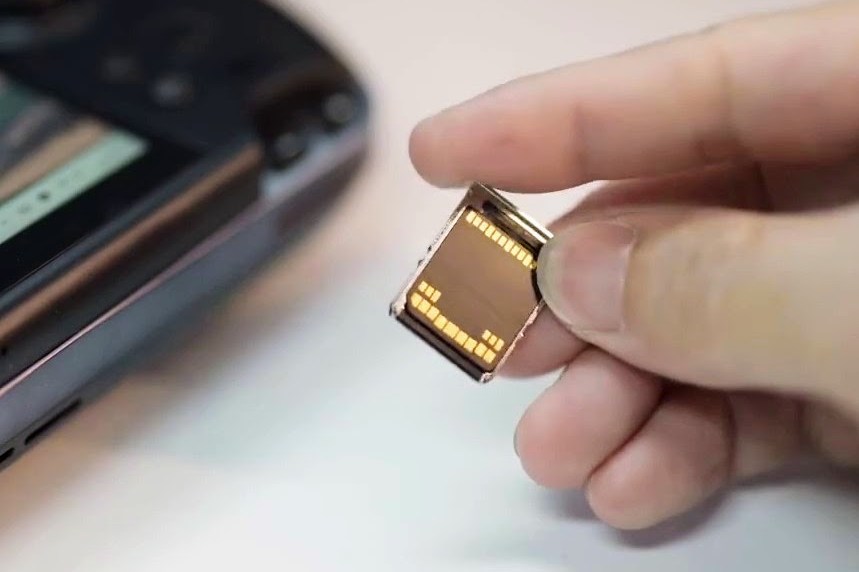 Trung Quốc chuẩn bị mở bán SSD nhỏ như thẻ SIM, tháo lắp cũng dùng que chọc SIM luôn mới lạ!- Ảnh 2. Trung Quốc chuẩn bị mở bán SSD nhỏ như thẻ SIM, tháo lắp cũng dùng que chọc SIM luôn mới lạ!- Ảnh 2.