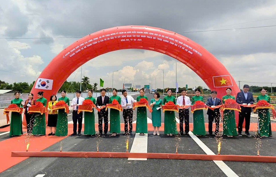 Nghi thức khánh thành đoạn 1A (Tân Vạn – Nhơn Trạch) thuộc đường Vành đai 3 TP. Hồ Chí Minh. Ảnh: TL