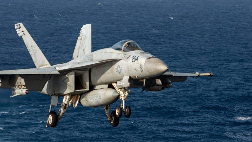 Máy bay chiến đấu F/A-18E Super Hornet