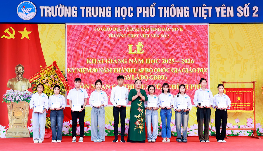 khaigiangthptvyso2-4.jpg