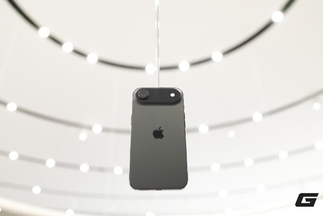 iPhone 17 và những "lần đầu tiên" trong lịch sử: từ màn hình 120 Hz đến iPhone mỏng nhất- Ảnh 5.