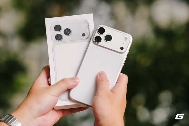 Mở hộp iPhone 17 Pro Max hai màu “hot” nhất hôm nay: Máy chính hãng phiên bản thương mại- Ảnh 13. Mở hộp iPhone 17 Pro Max hai màu “hot” nhất hôm nay: Máy chính hãng phiên bản thương mại- Ảnh 13.