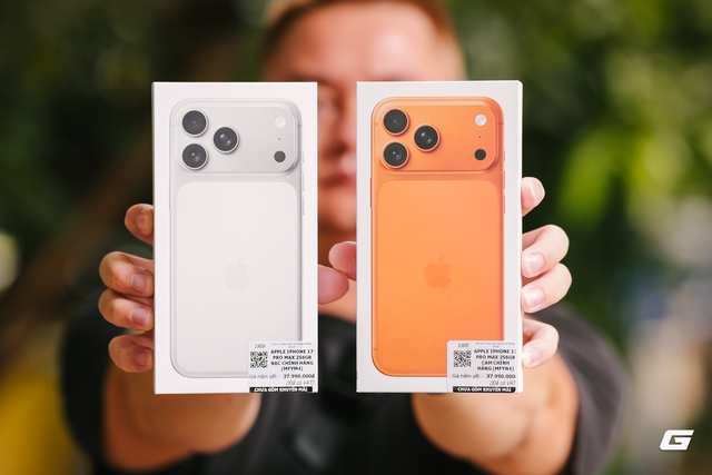 Mở hộp iPhone 17 Pro Max hai màu “hot” nhất hôm nay: Máy chính hãng phiên bản thương mại- Ảnh 1. Mở hộp iPhone 17 Pro Max hai màu “hot” nhất hôm nay: Máy chính hãng phiên bản thương mại- Ảnh 1.