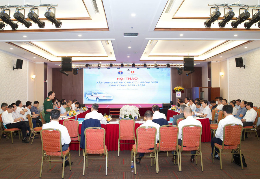 Các chuyên gia, đại biểu tham dự hội thảo. Các chuyên gia, đại biểu tham dự hội thảo.