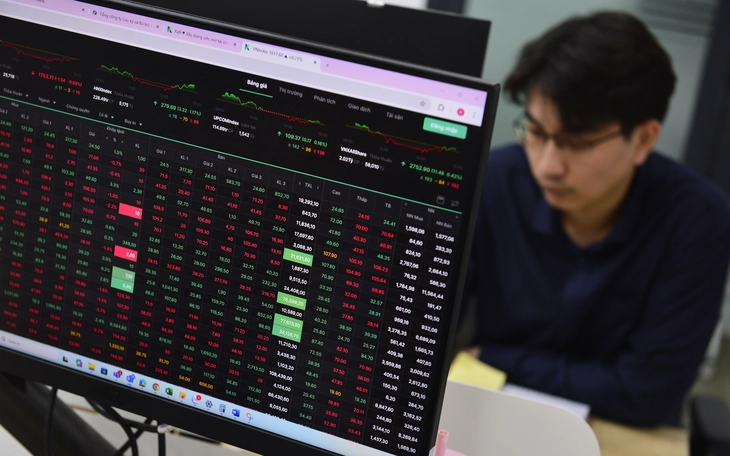 Ngân hàng đổ bộ chứng khoán: Thấy gì từ cuộc đua tăng vốn đồng loạt hàng tỉ USD?  - Ảnh 4.