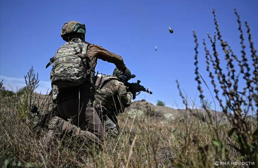 Quân nhân Nga tấn công Kupyansk.