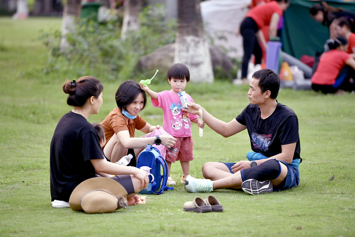Nếu không hành động mạnh mẽ, thời kỳ dân số vàng sẽ qua nhanh - Ảnh 1.