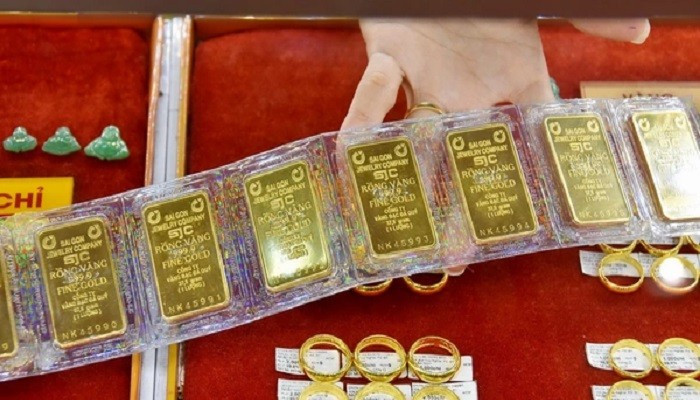 Giá vàng hôm nay 28/10 giảm 800 ngàn đồng/lượng, thế giới trượt mốc 4.000 USD