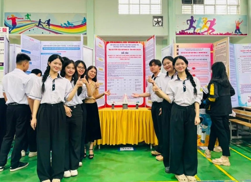 Ngày hội mở ra cơ hội học hỏi, giao lưu kiến thức cho học sinh. hinh-5.jpg