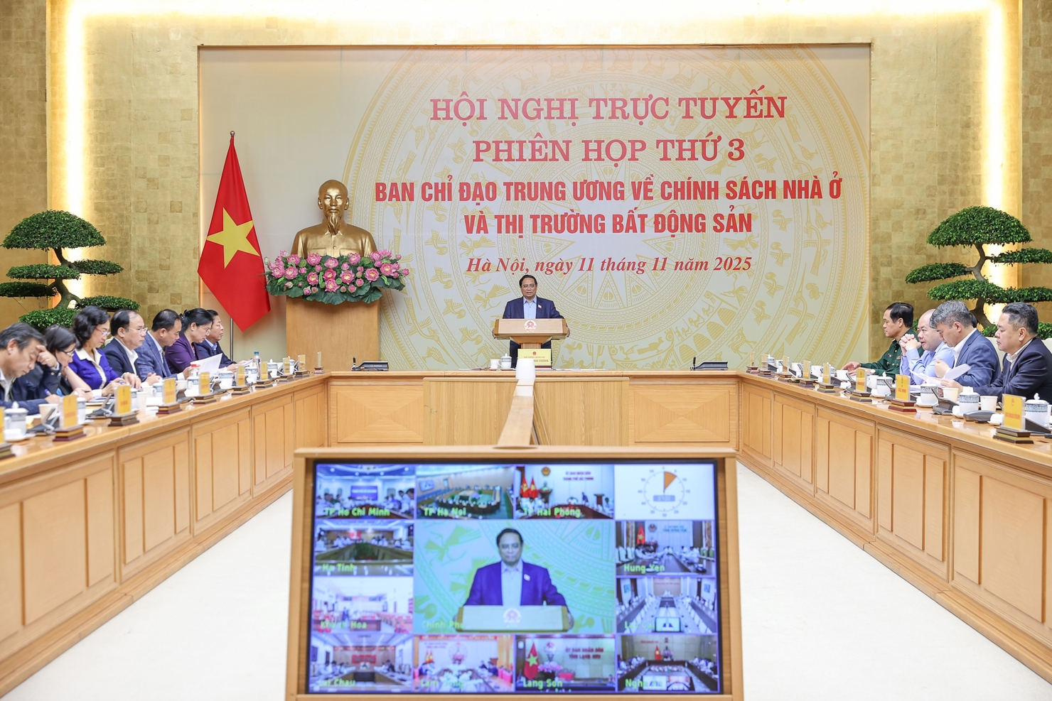 Thủ tướng Phạm Minh Chính, Trưởng Ban Chỉ đạo Trung ương về chính sách nhà ở và thị trường bất động sản, chủ trì phiên họp thứ 3 của Ban Chỉ đạo. Ảnh: VGP/Nhật Bắc