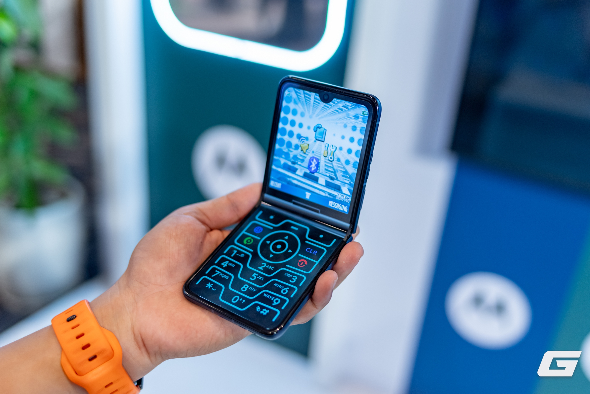 Motorola "tái xuất" Việt Nam đầy ấn tượng: Ra mắt 5 mẫu máy trải dài mọi phân khúc, giá chưa đến 3 triệu đồng- Ảnh 1.