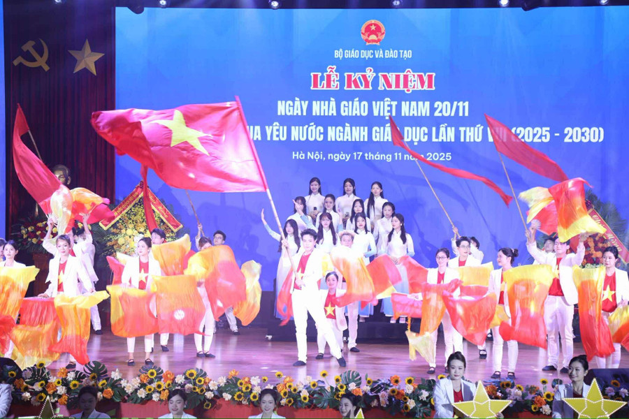 Kỷ niệm ngày Nhà giáo Việt Nam và Đại hội Thi đua yêu nước ngành Giáo dục