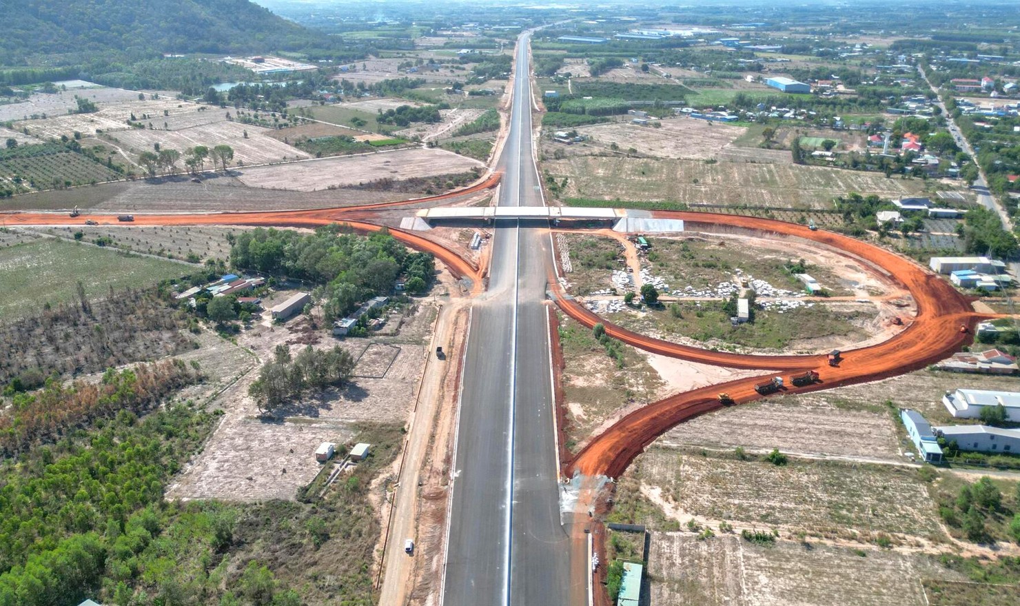 Dự án cao tốc Biên Hòa - Vũng Tàu dự kiến thông xe tháng 12/2025. Ảnh: VT