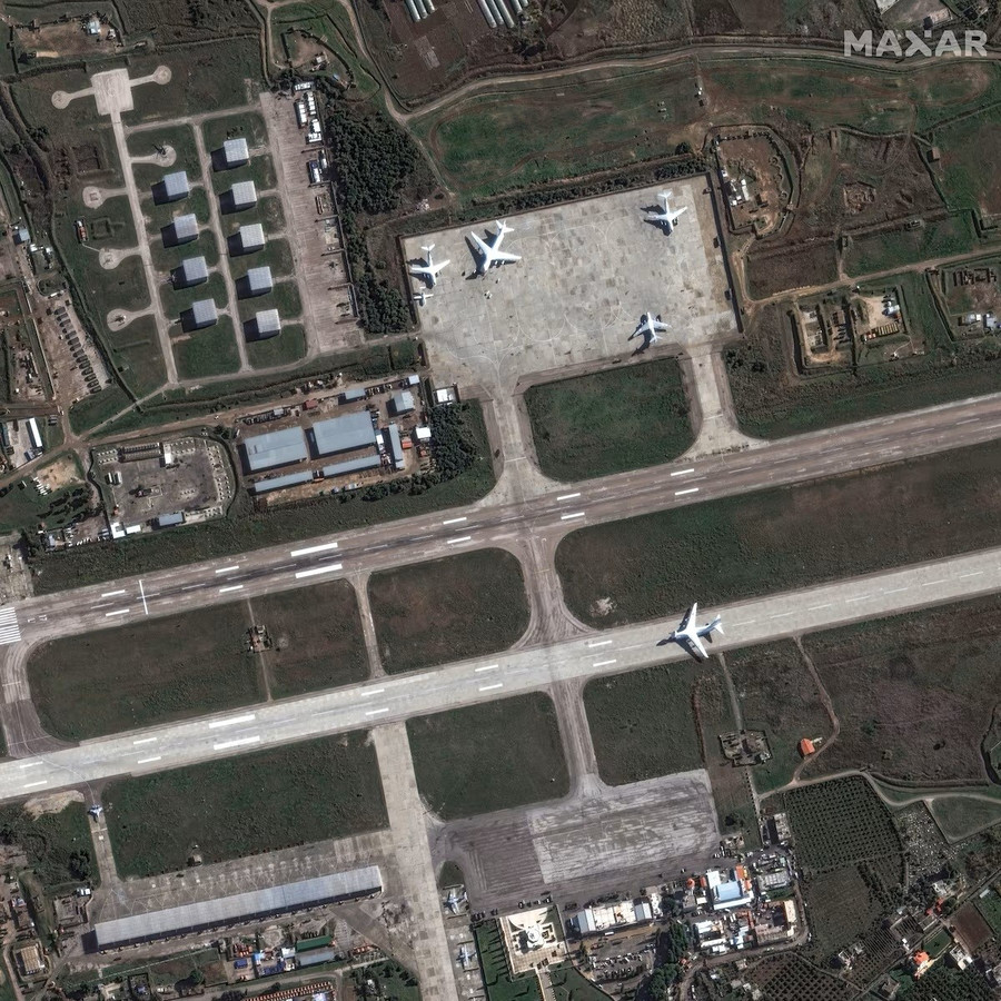 Hoạt động tại căn cứ Hmeimim (Latakia, Syria), tháng 12 năm 2024. utzsczzn2niulg27r2x35mpesm.jpg