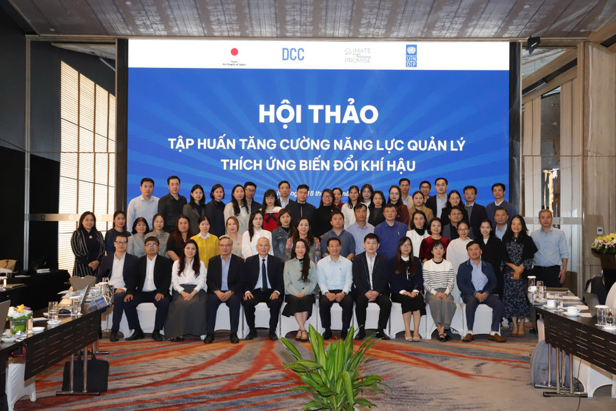 Các đại biểu, chuyên gia, lãnh đạo các bộ, ngành chụp ảnh lưu niệm tại hội thảo. z7236046554889-5db8f7da5e9bbb0231bcd4ce61a65e4f.jpg