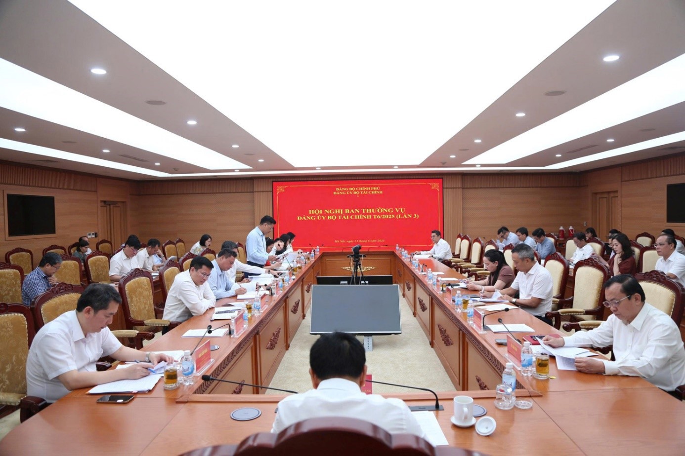 Ban Thường vụ Đảng uỷ Bộ Tài chính yêu cầu hoàn thành 100% kế hoạch giải ngân vốn đầu tư công.