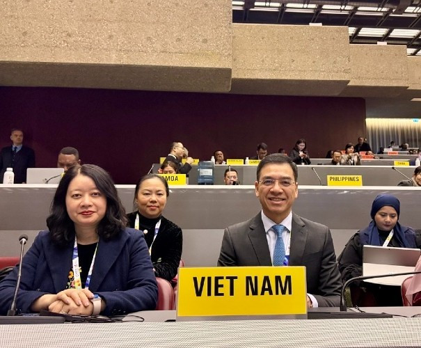 Đại diện Việt Nam dự Hội nghị các Bên tham gia Công ước Khung của WHO về Kiểm soát Thuốc lá (COP11). thuoc-la-1.jpg