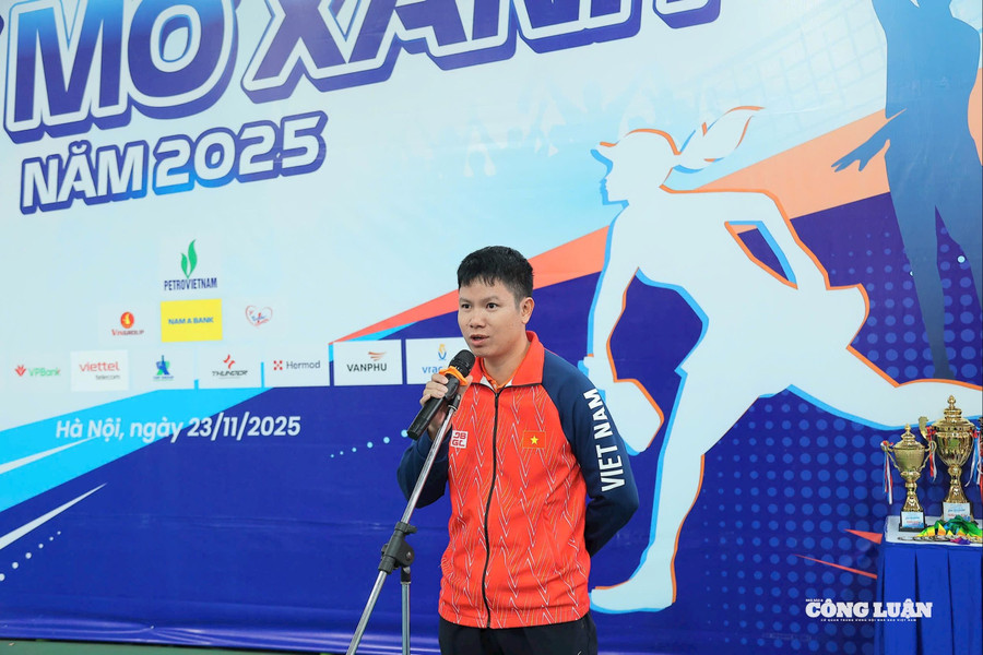 Ông Vũ Công Hoạt, Trưởng Ban trọng tài tuyên thệ.