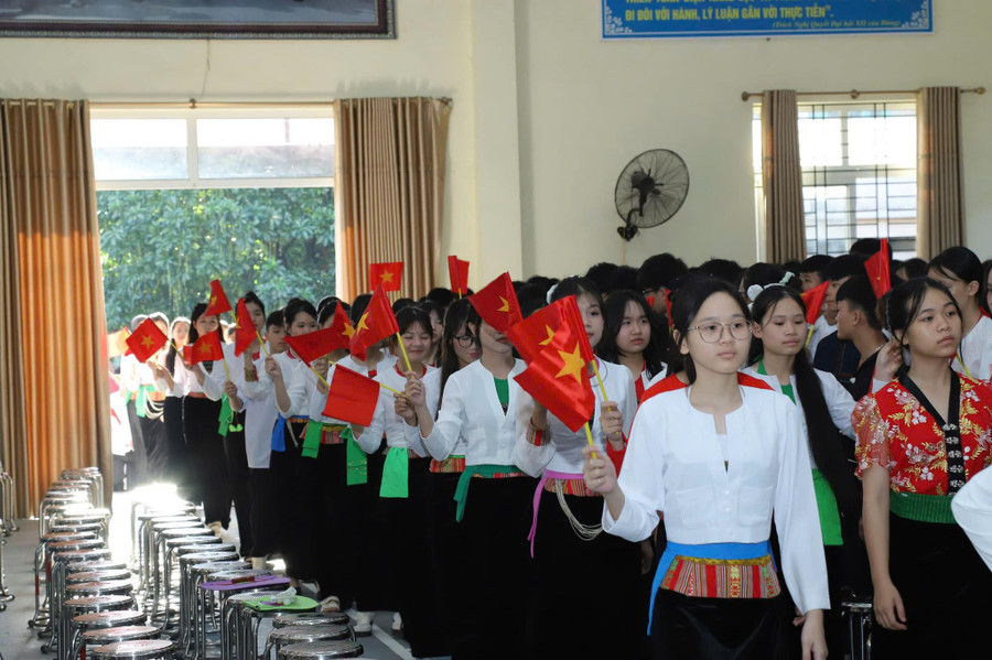 Trường Phổ thông DTNT THPT Hòa Bình là nơi học tập của hơn 850 học sinh.