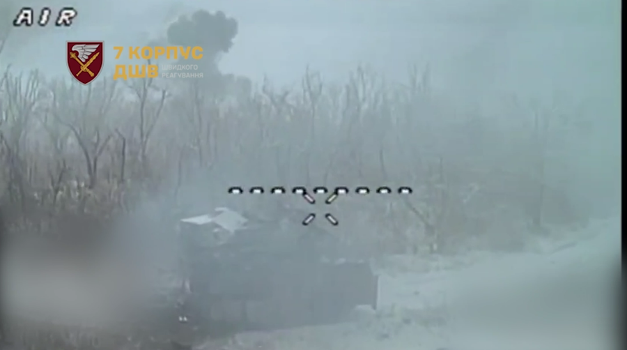 Vô hiệu hóa xe bọc thép MT-LB bằng máy bay không người lái FPV. bronetehnika.png