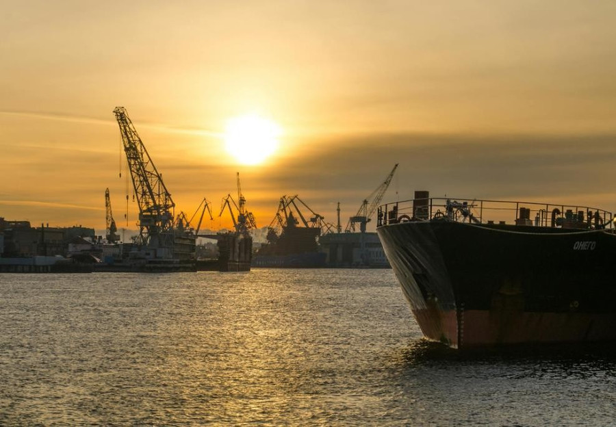 Romania đang nhanh chóng "thôn tính" Moldova. port-terminals-of-the-danube1-1.jpg