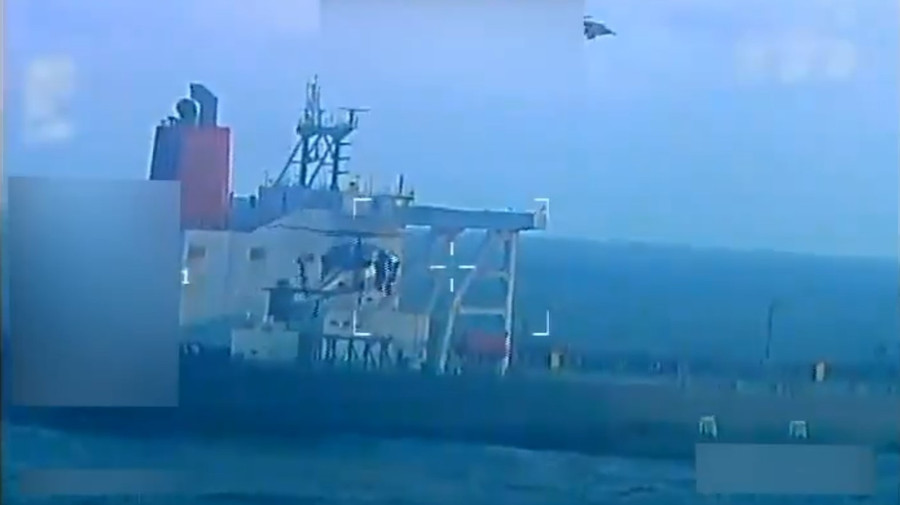 Lực lượng đặc nhiệm Mỹ đổ bộ lên một tàu chở dầu gần Venezuela vào ngày 10 tháng 12 năm 2025. tanker-venesuela.jpg