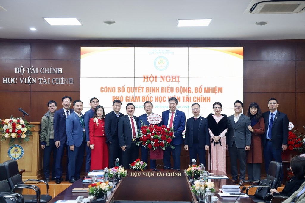 Điều động, bổ nhiệm ông Nguyễn Văn Bình giữ chức Phó Giám đốc Học viện Tài chính