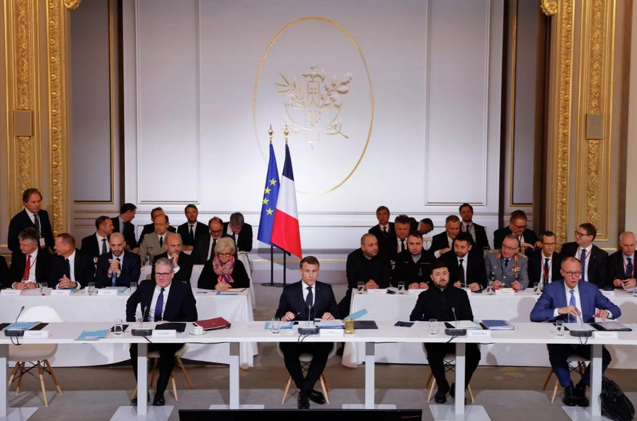 Tổng thống Macron, Tổng thống Zelensky, Thủ tướng Starmer và Thủ tướng Merz tại cuộc họp của