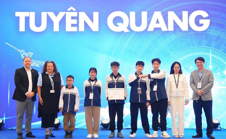 Đội thi của Trường THCS thị trấn Na Hang. 1000047520.jpg