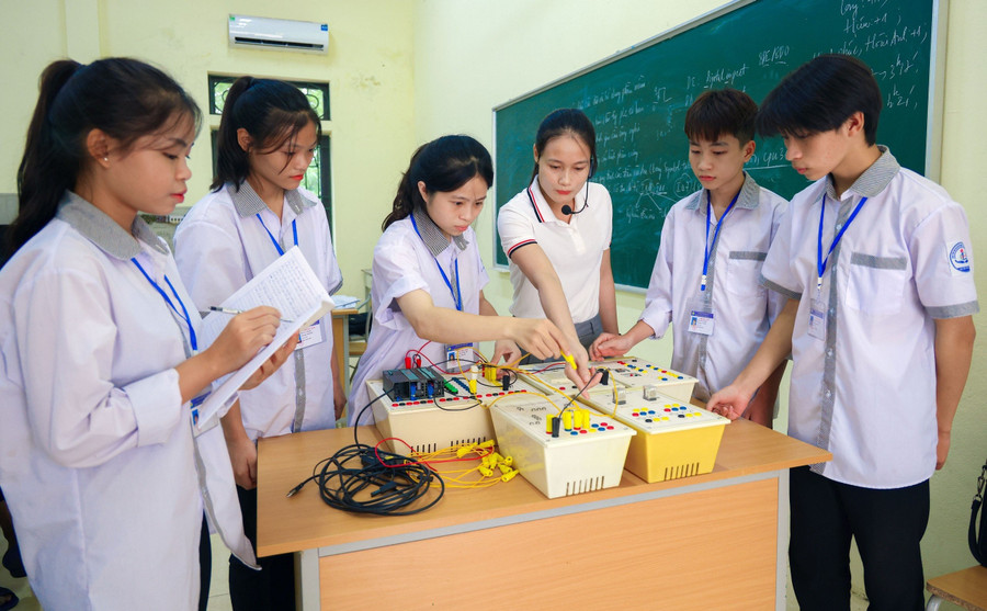 Ảnh minh họa. lam-cha-con-kho-lay-chong2.jpg