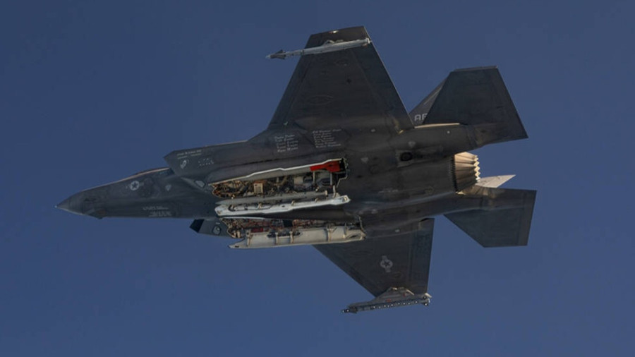 Tiêm kích F-35A của Mỹ thử nghiệm với bom hạt nhân chiến thuật B61-12. screenshot-2-16.jpg
