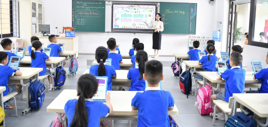 Lớp học thông minh tại Trường Tiểu học đô thị Sài Đồng (Phúc Lợi, Hà Nội). Ảnh: NTCC nguoi-thay-linh-hon-cua-su-nghiep-doi-moi-giao-duc-1.jpg