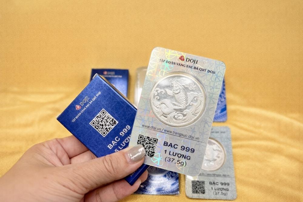 Tại Việt Nam, làn sóng quan tâm tới bạc như một kênh đầu tư, tích lũy cũng ghi nhận rõ nét.