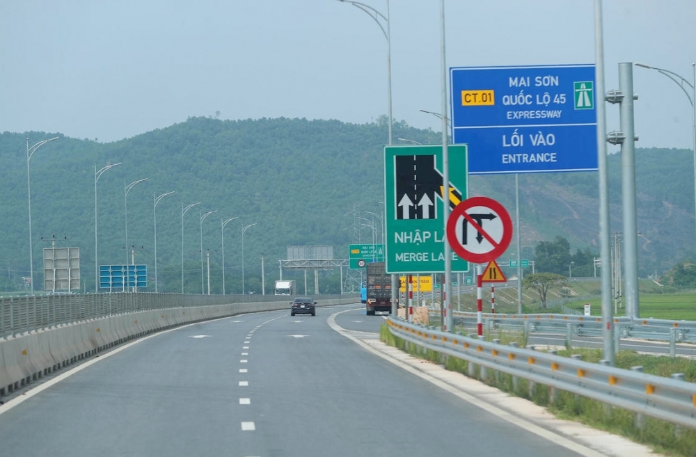 Chấp thuận mức thu phí sử dụng đường bộ trên 5 tuyến cao tốc