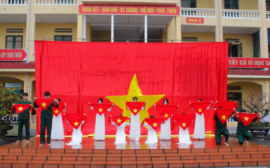 Chương trình văn nghệ chào mừng. mg-2477.jpg