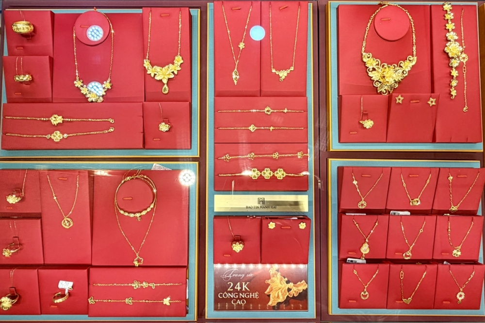 Vàng trong nước tăng theo thế giới, doanh nghiệp mở rộng kênh phân phối Vàng trong nước tăng theo thế giới, doanh nghiệp mở rộng kênh phân phối