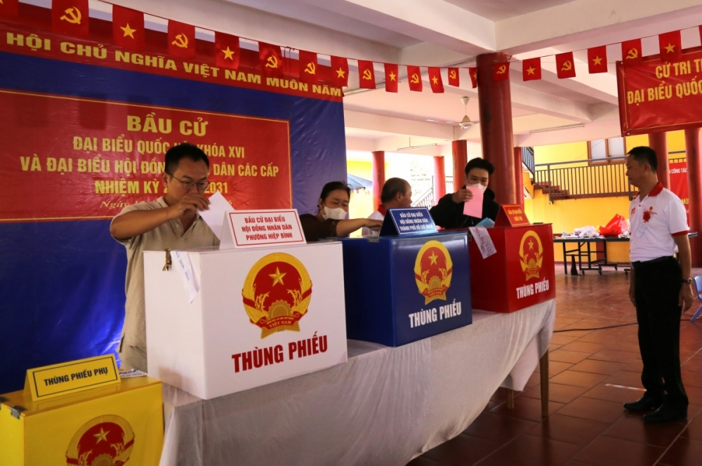 Tỷ lệ cử tri TP. Hồ Chí Minh đi bầu cử đạt 99% Tỷ lệ cử tri TP. Hồ Chí Minh đi bầu cử đạt 99%